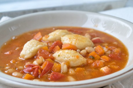 Bohnensuppe mit Nockerl