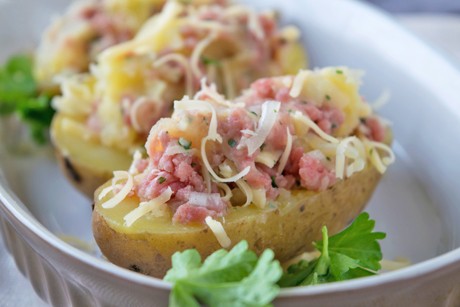 Ofenkartoffeln gefüllt mit Faschiertem