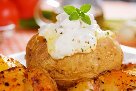 Ofenkartoffeln gefüllt mit Topfen