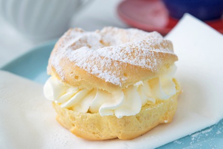 Brandteigringe mit Vanillecreme