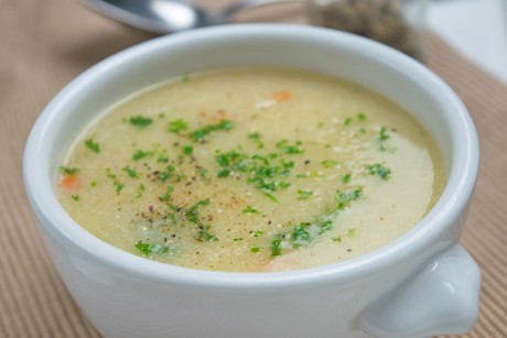 Gebrannte Grießsuppe