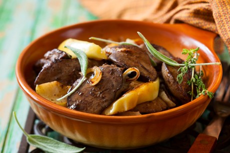 Hühnerleber mit pikanter Apfelsauce