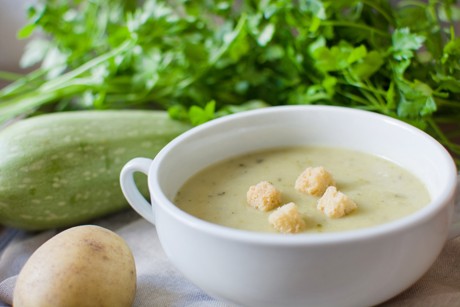 Einfache Zucchinicremesuppe
