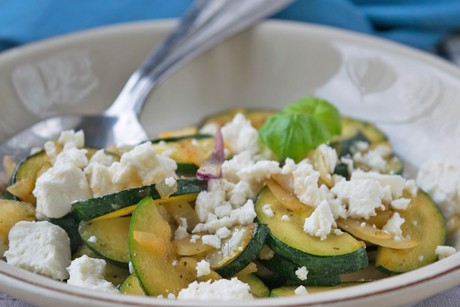 Einfaches Zucchinigemüse