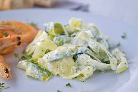 Zucchinisalat mit Joghurt