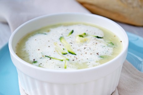 Sommerliche Zucchinicremesuppe