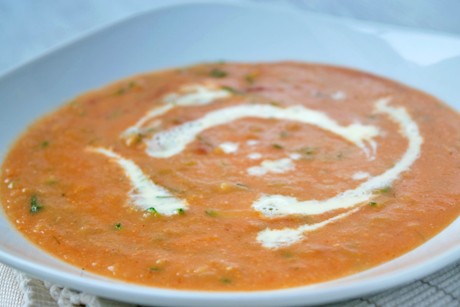 Zucchinisuppe mit Milch