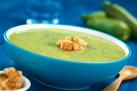 Schnelle Zucchinicremesuppe