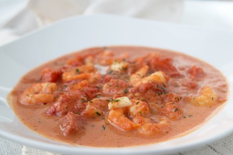 Tomatensuppe mit Garnelen