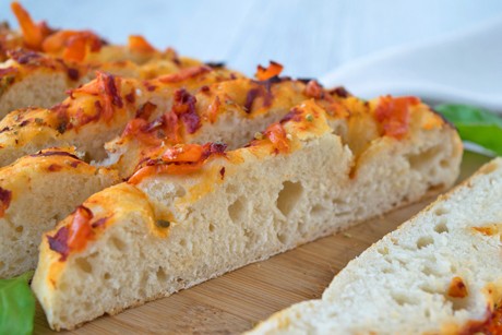 Focaccia mit Tomaten
