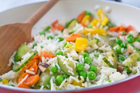 Gemüsereis mit Cashewkernen