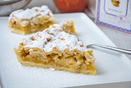 Apfelblechkuchen mit Streusel