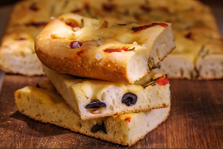 Focaccia mit Oliven