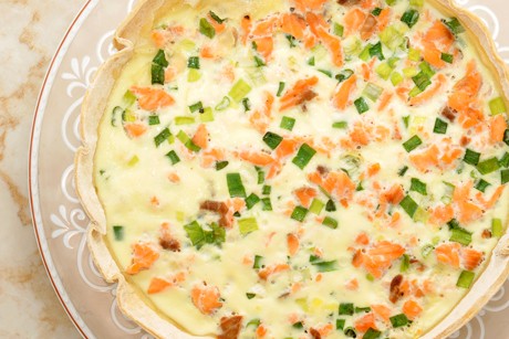 Spargel Quiche mit Lachs