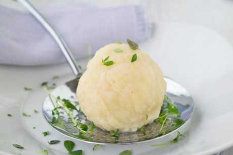 Einfache Mehlknödel