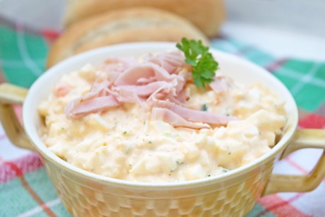 Eiersalat mit Schinken