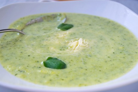 Zucchini-Minz-Suppe