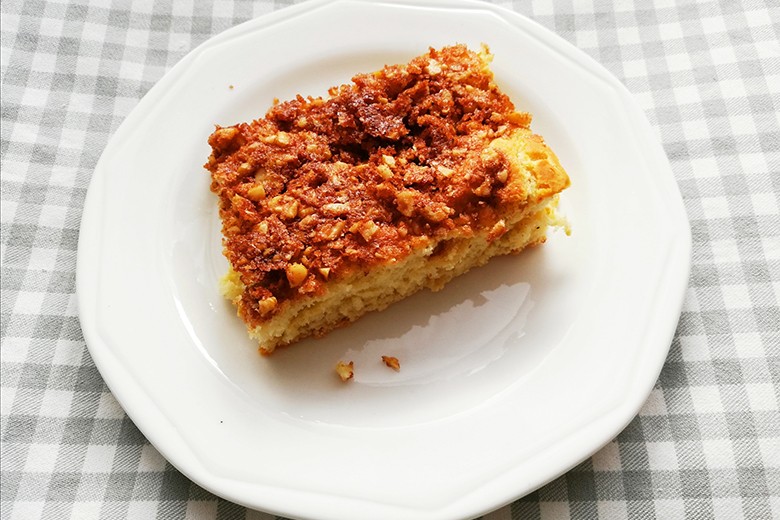 Blechkuchen mit Nüssen
