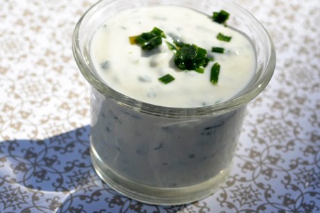 Knoblauchsauce mit Schnittlauch