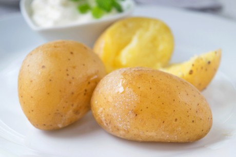 Ofenkartoffel mit Sour Cream