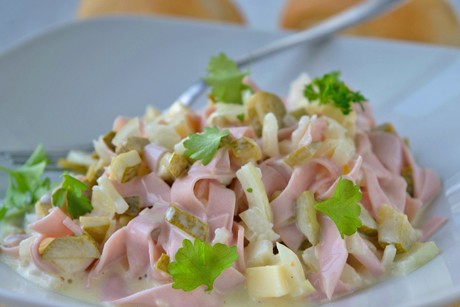 Fleischwurstsalat mit Mayonnaise