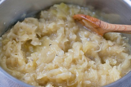 Sauerkraut mit Apfel