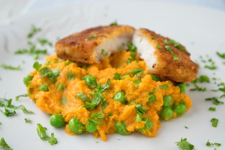 Süßkartoffelbrei mit Erbsen