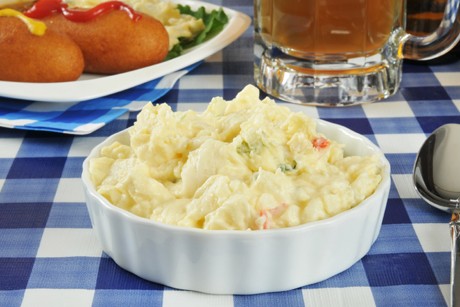 Kartoffelsalat mit Sauerrahm