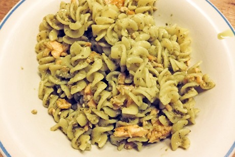 Pestonudeln mit Lachs