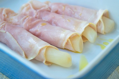 Schwarzwurzeln mit Schinken