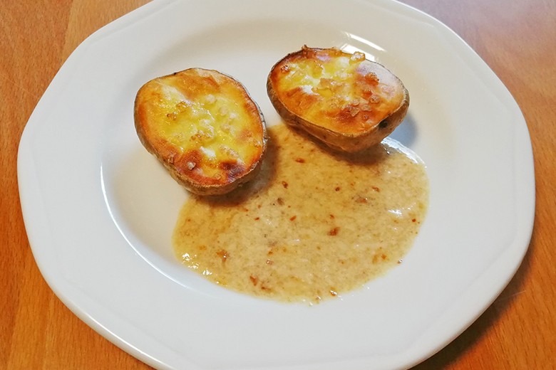 Steinpilzpesto mit Backkartoffeln