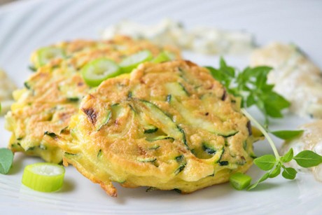 Zucchinipuffer mit Kartoffeln
