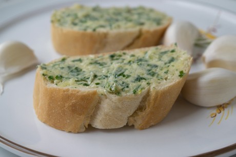Rosmarin-Knoblauch-Butter
