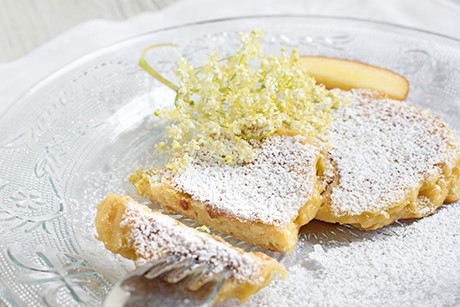 Hollerblüten-Apfelkuchen