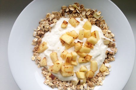 Bratapfel-Ricotta-Frühstück