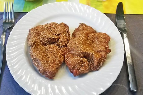 Schnitzel mit Sesamkruste