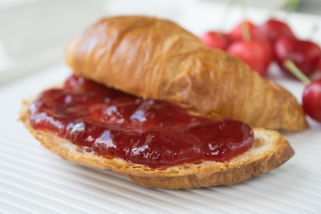 Sauerkirschmarmelade mit Vanille und Schuss