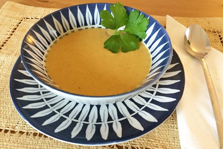 Asiatische Linsensuppe