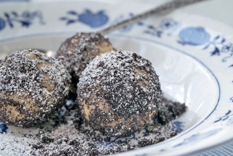 Topfenknödel mit Mohn