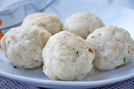 Ziegenkäseknödel