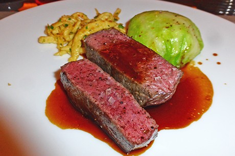 Hirschfilet mit Rotweinsauce