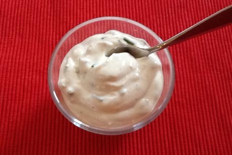 Rahmsauce mit Schnittlauch