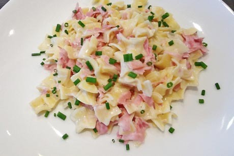 Fleckerl mit Schinken und Frischkäse