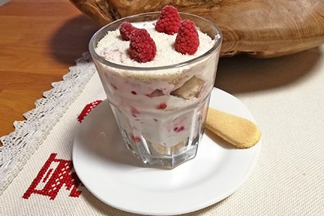 Himbeer-Tiramisu mit Kokos