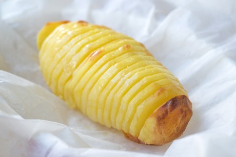 Knuspriger Kartoffel im Griller