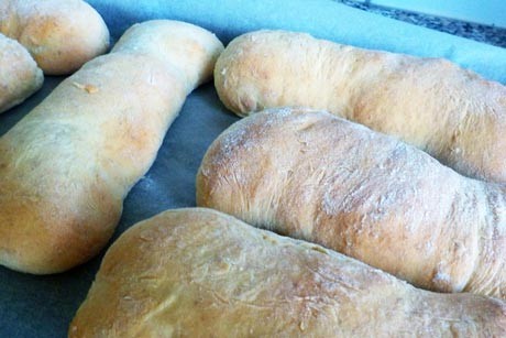 Hot Dog Brötchen mit Dinkelvollkornmehl