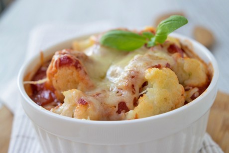 Karfiol mit Tomaten-Käse-Sauce
