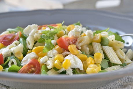 Nudelsalat mit Schafkäse
