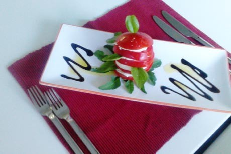 Capreseturm - Tomaten-Mozzarella-Turm