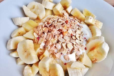 Joghurt mit Apfel Banane